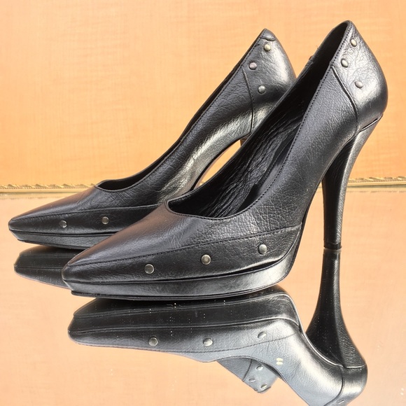 VIA SPIGA Pointed Toe Pumps - Picture 2 of 3